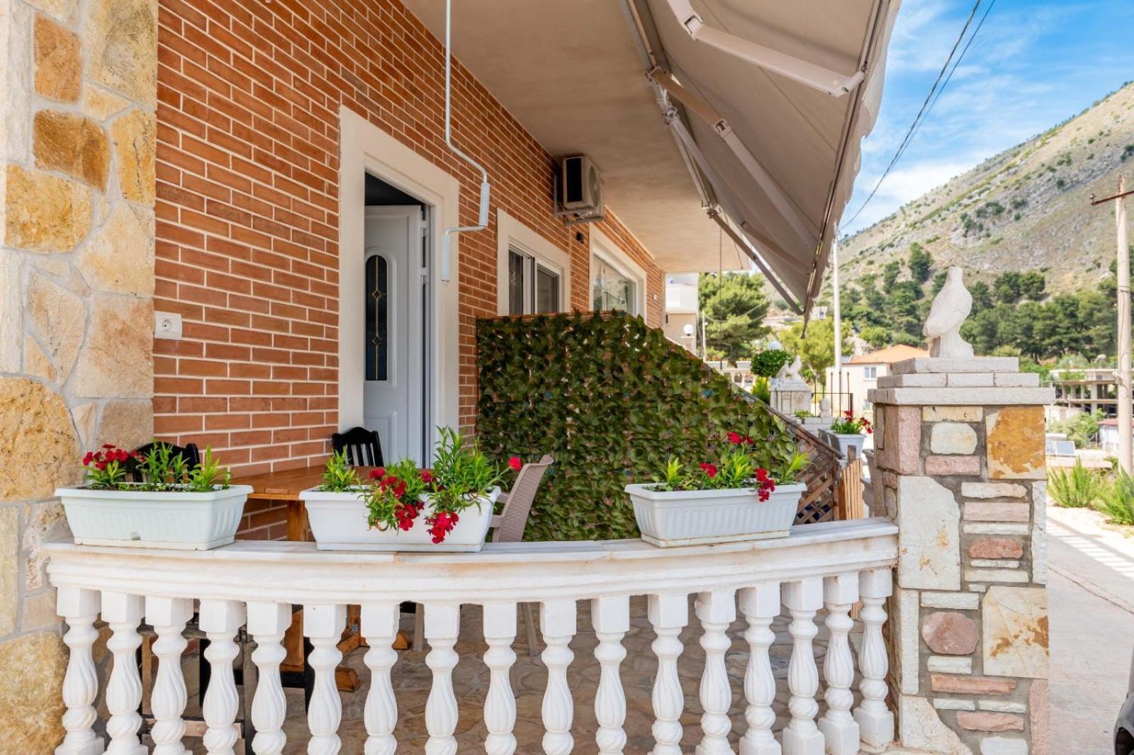 Vila Basho Saranda Extérieur photo